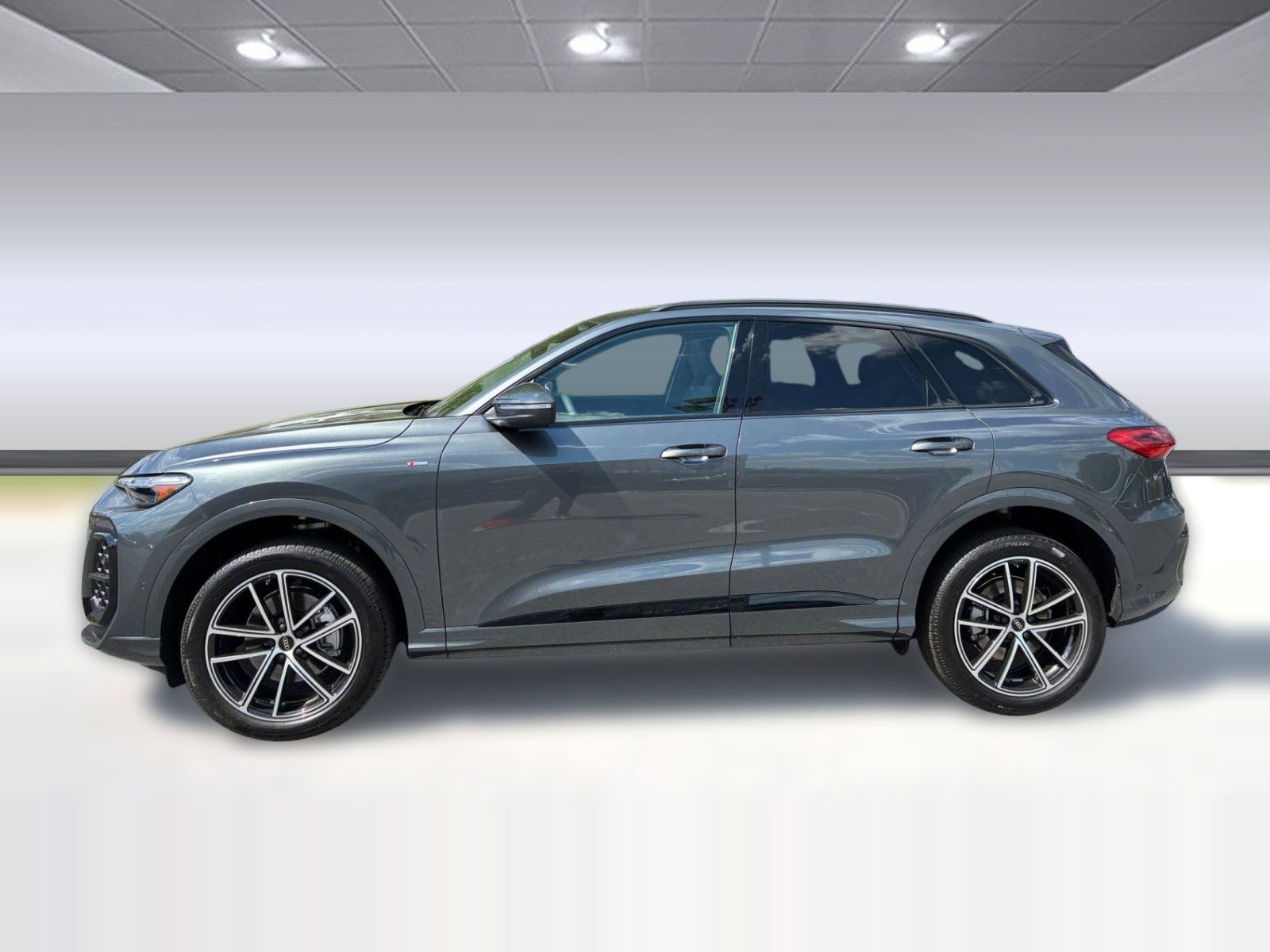 New 2026 Audi Q5 Premium AWD/4WD image 2