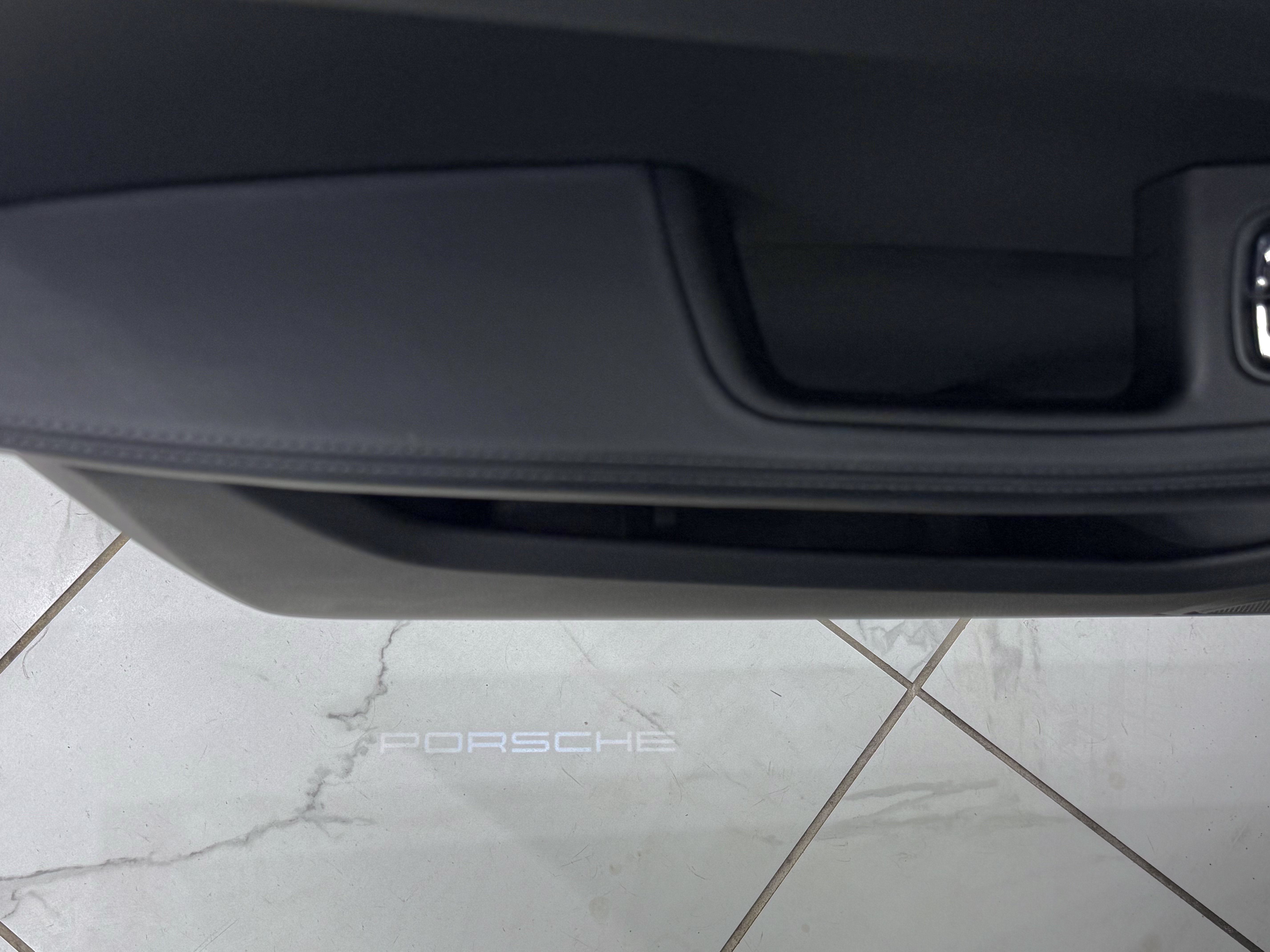 Certified 2024 Porsche Macan S AWD/4WD image 28