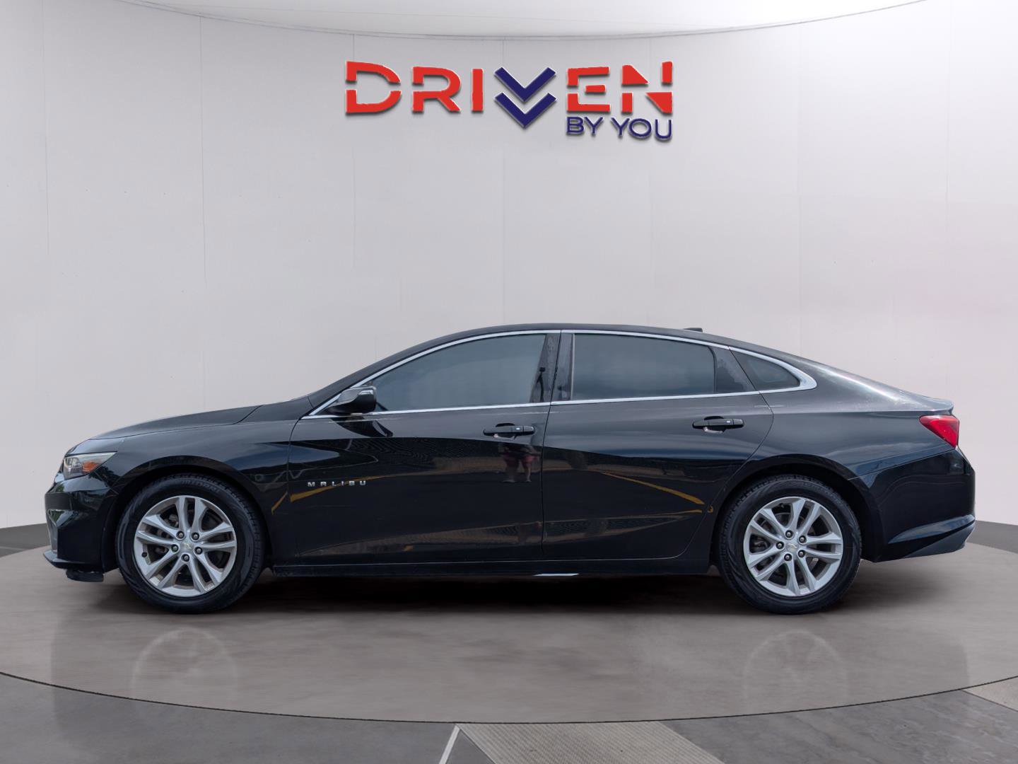 Used 2016 Chevrolet Malibu LT image 2