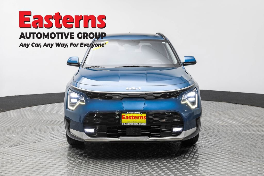 Used 2023 Kia Niro Wave w/ Wave Preserve Package image 2