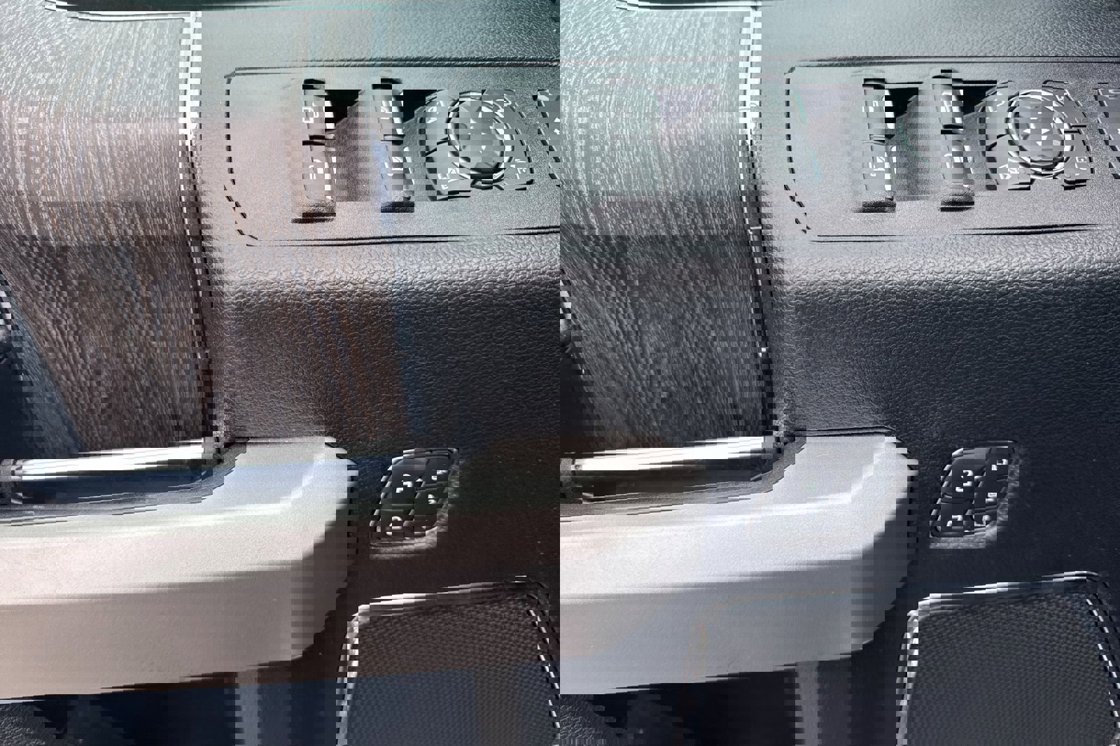 Used 2020 Ford F250 Lariat w/ Lariat Value Package image 12