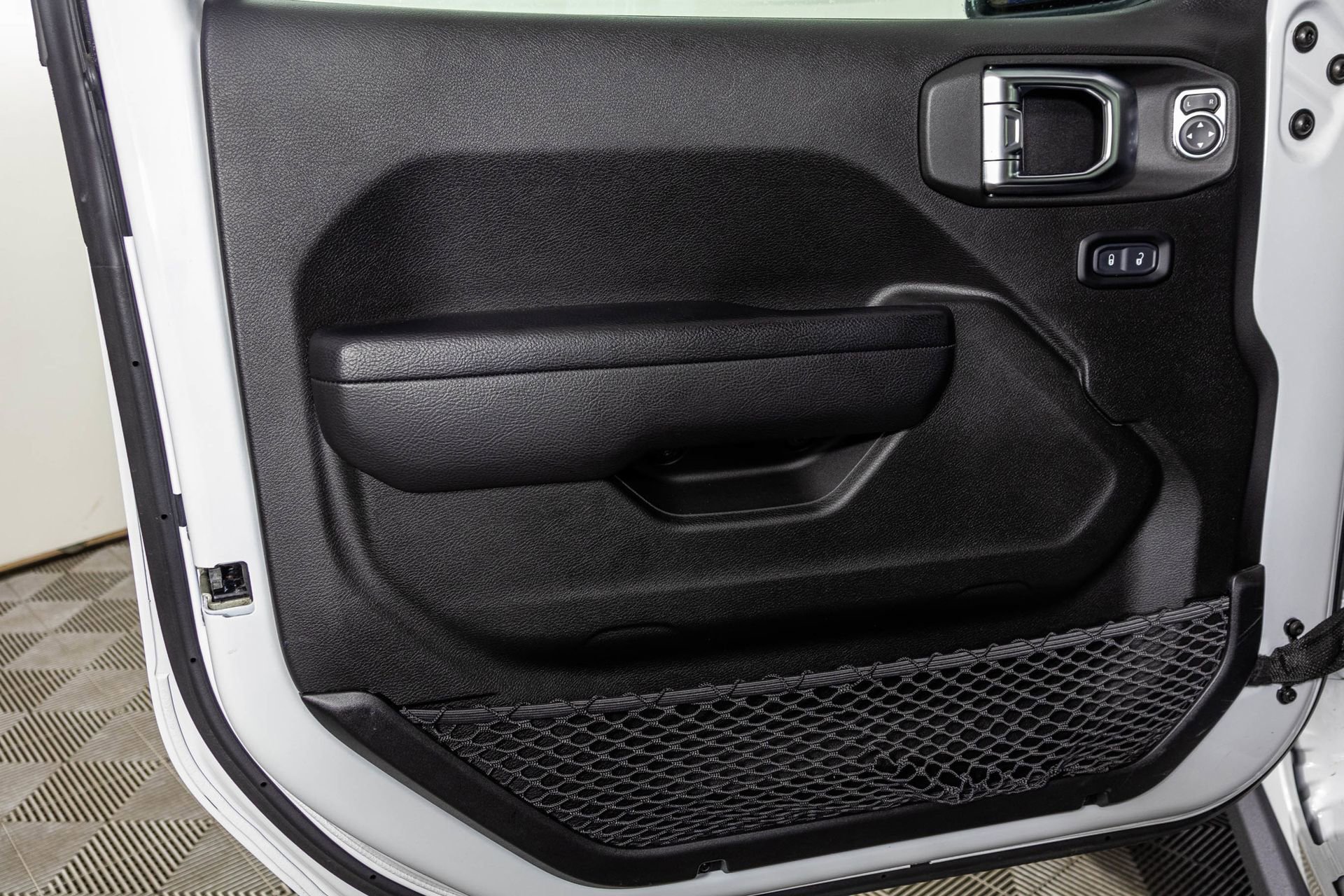 Used 2023 Jeep Wrangler Unlimited w/ Cold Weather Group image 35