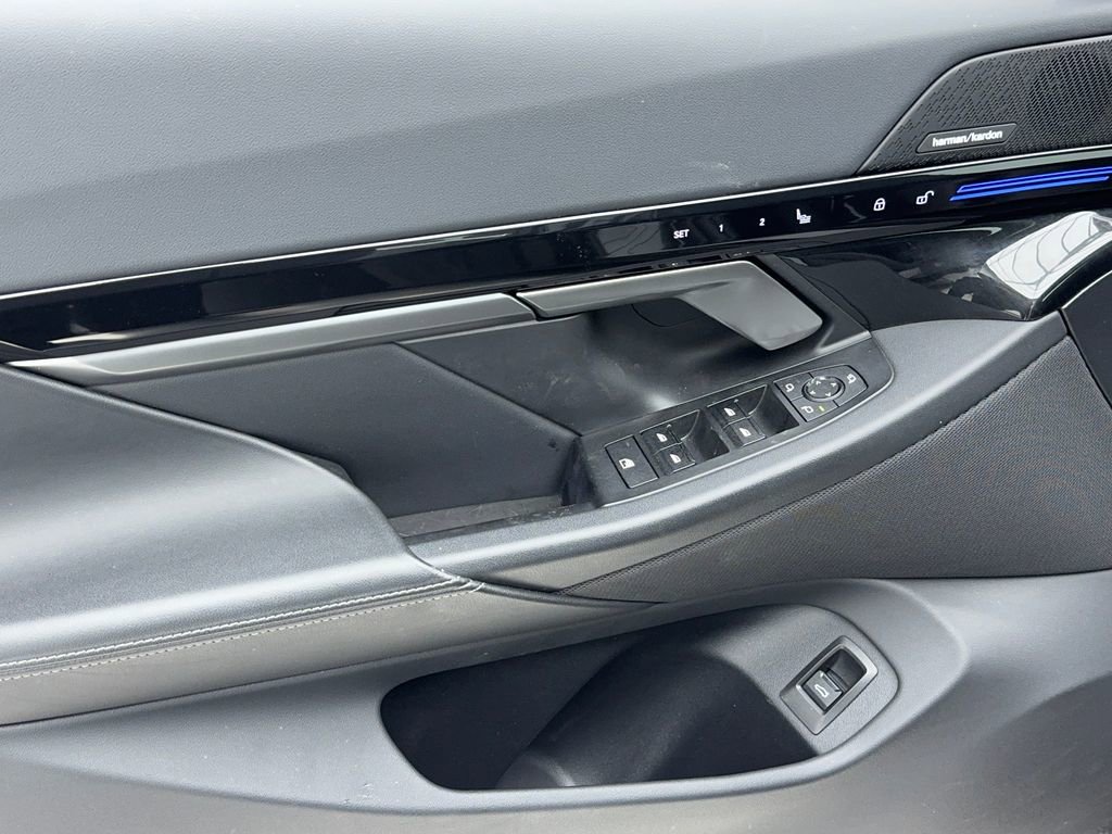 Used 2024 BMW 530i image 39