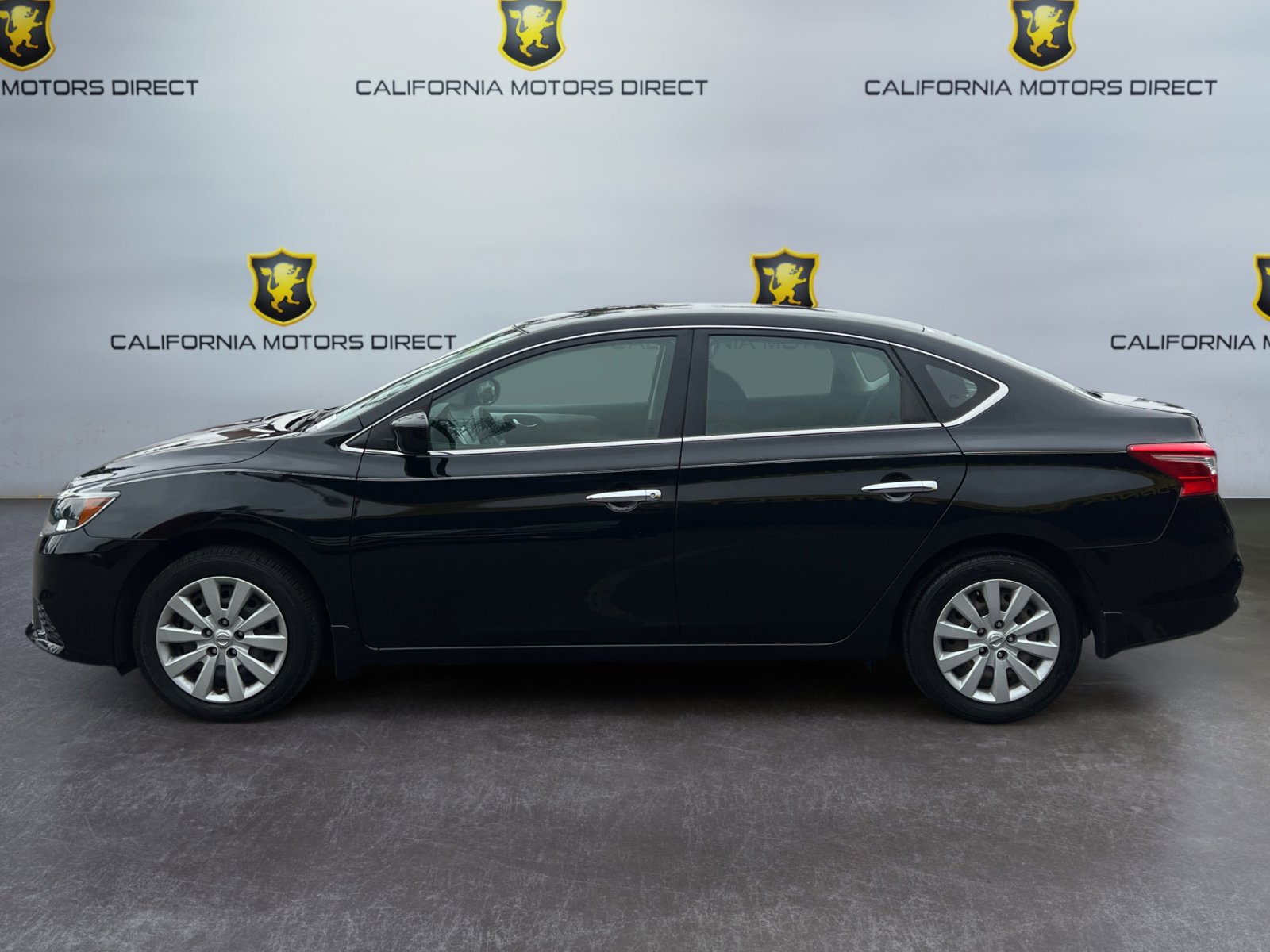 Used 2019 Nissan Sentra S image 2