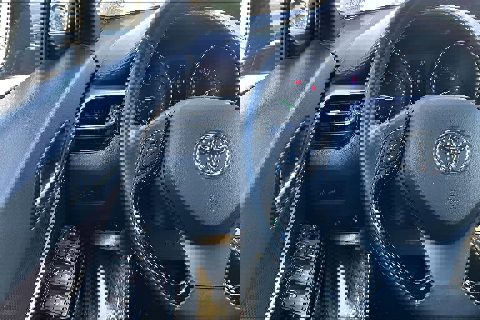 Used 2019 Toyota C-HR Limited image 23