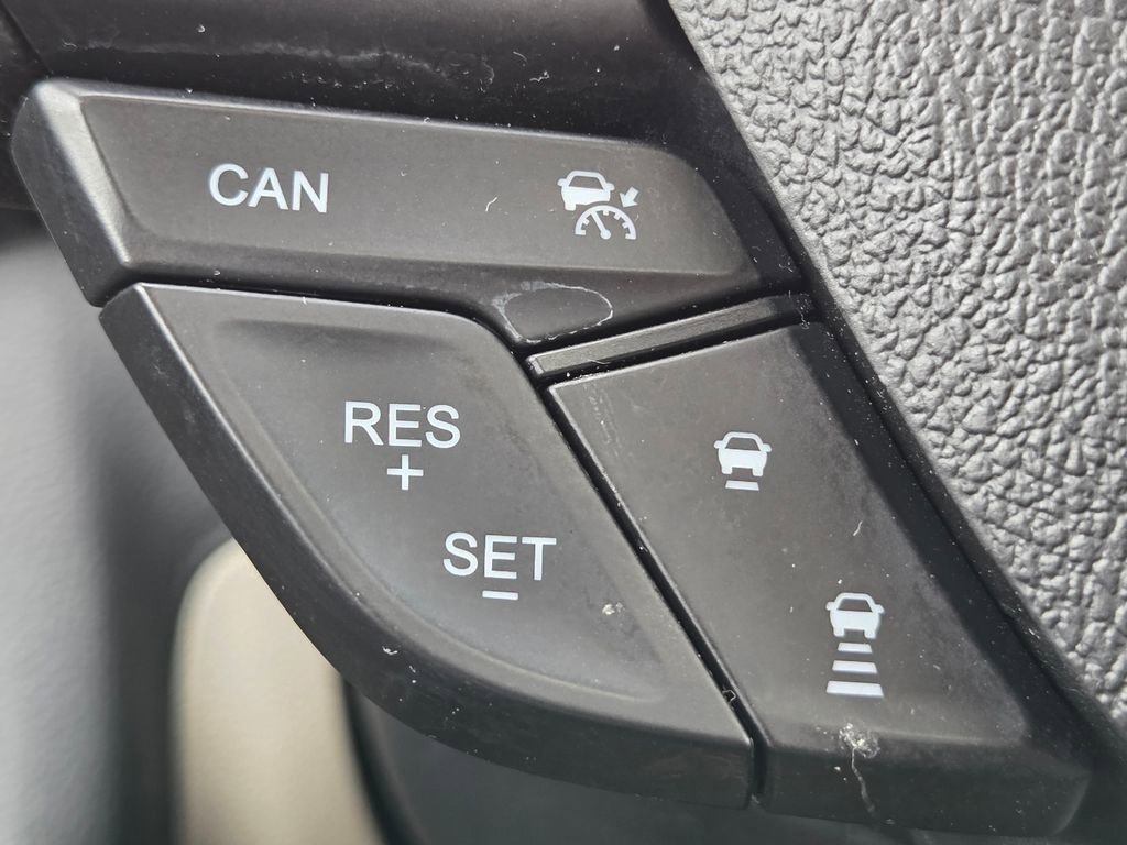 Used 2018 Ford Escape SEL w/ Ford Safe & Smart Package FWD image 14