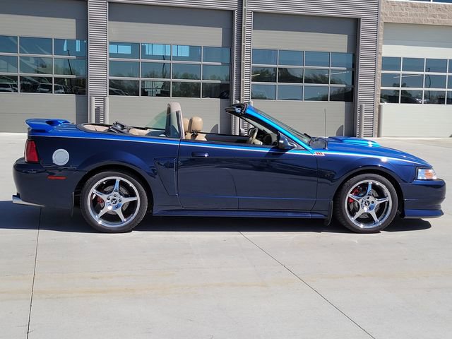 Used 2002 Ford Mustang GT RWD image 2