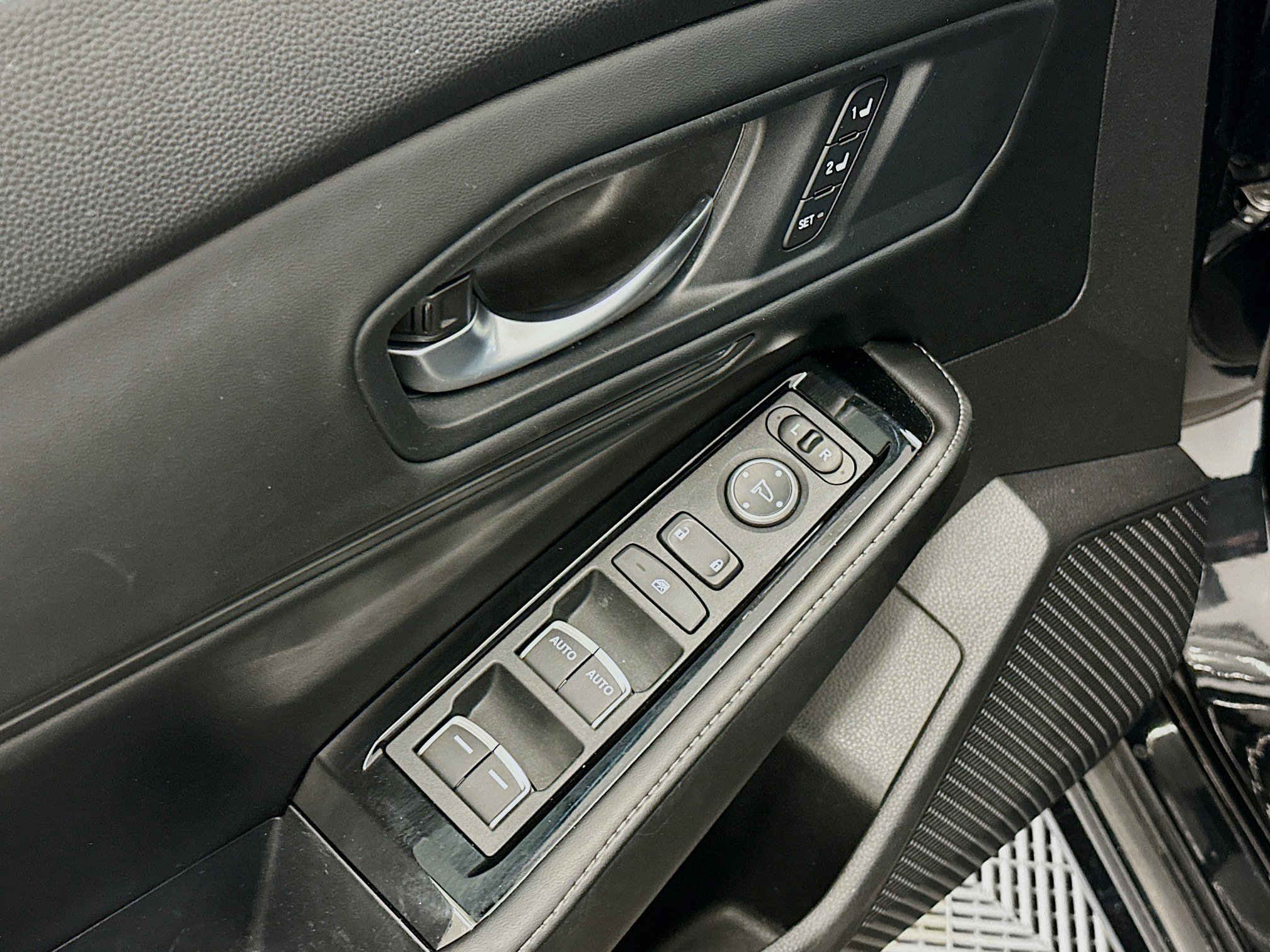 Used 2023 Honda Accord Touring image 15