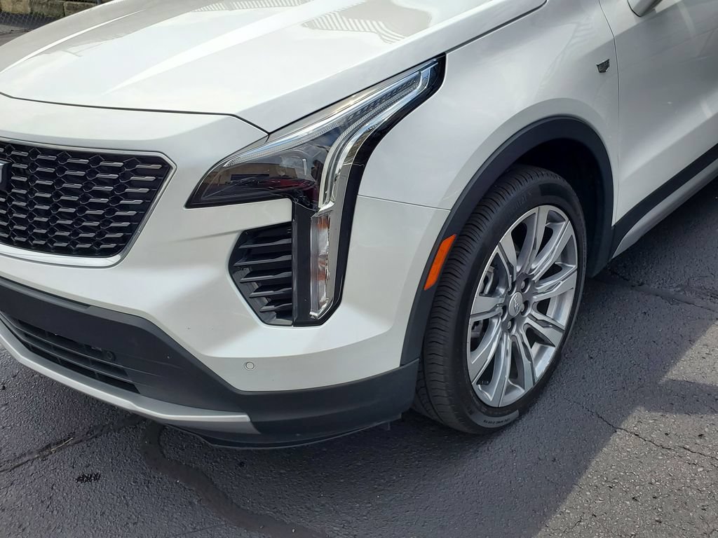 Used 2023 Cadillac XT4 Premium Luxury w/ Cold Weather Package AWD/4WD image 10