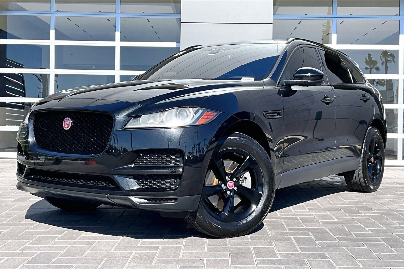 Used 2018 Jaguar F-PACE Premium image 1
