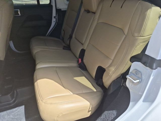 Used 2018 Jeep Wrangler Unlimited Sahara AWD/4WD image 21