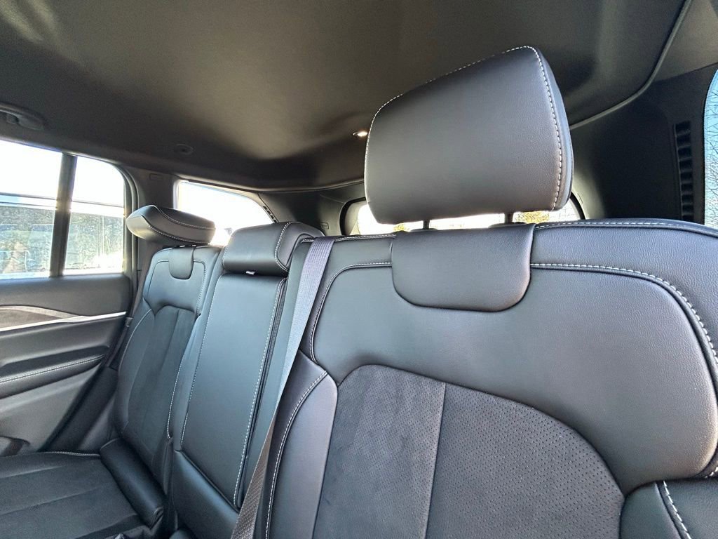 New 2026 Jeep Grand Cherokee Altitude image 28