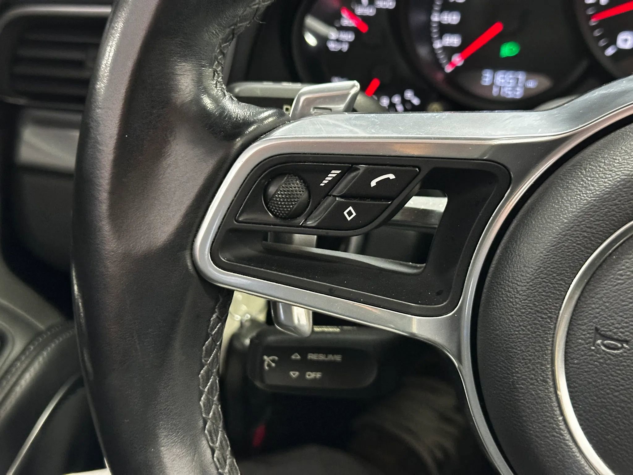 Used 2019 Porsche 911 Carrera image 25