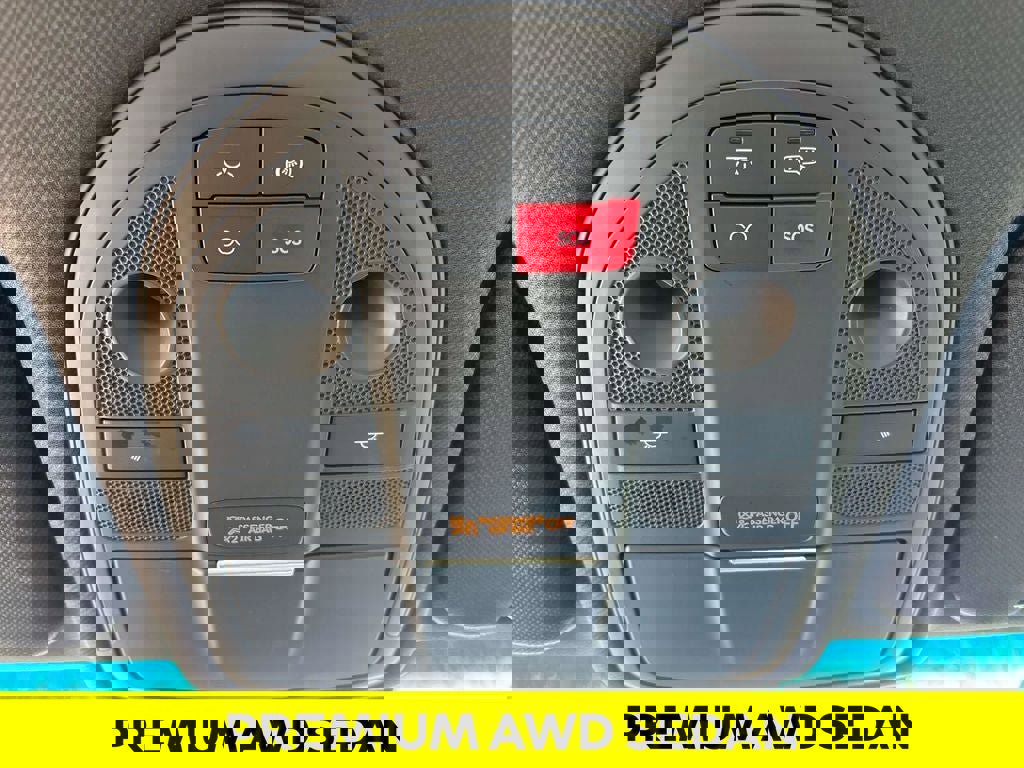 Used 2024 Genesis G70 2.5T image 31