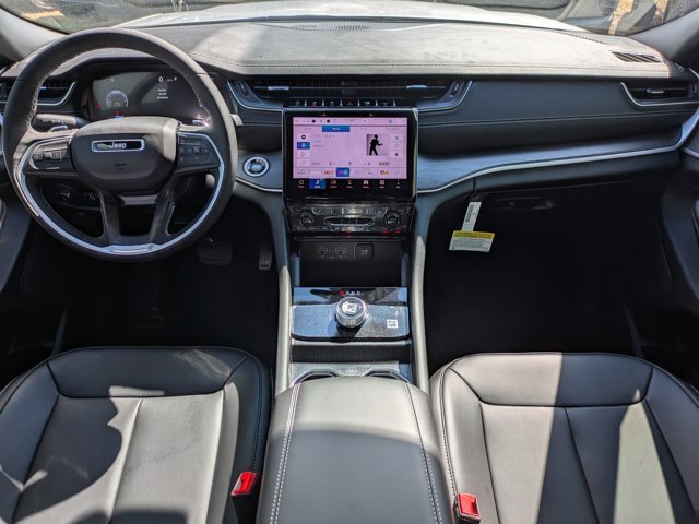 New 2025 Jeep Grand Cherokee Limited w/ Black Appearance Package image 16