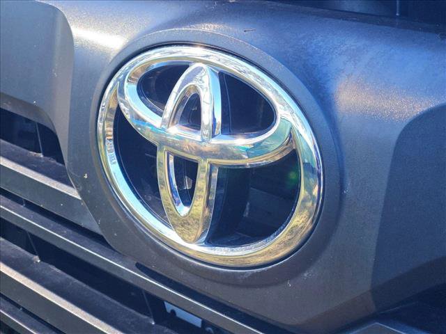 Used 2022 Toyota Tundra SR5 w/ SR5 Convenience Package image 6