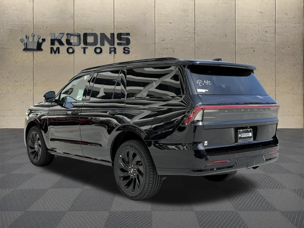 New 2026 Lincoln Navigator Reserve w/ Jet Appearance Package AWD/4WD image 3