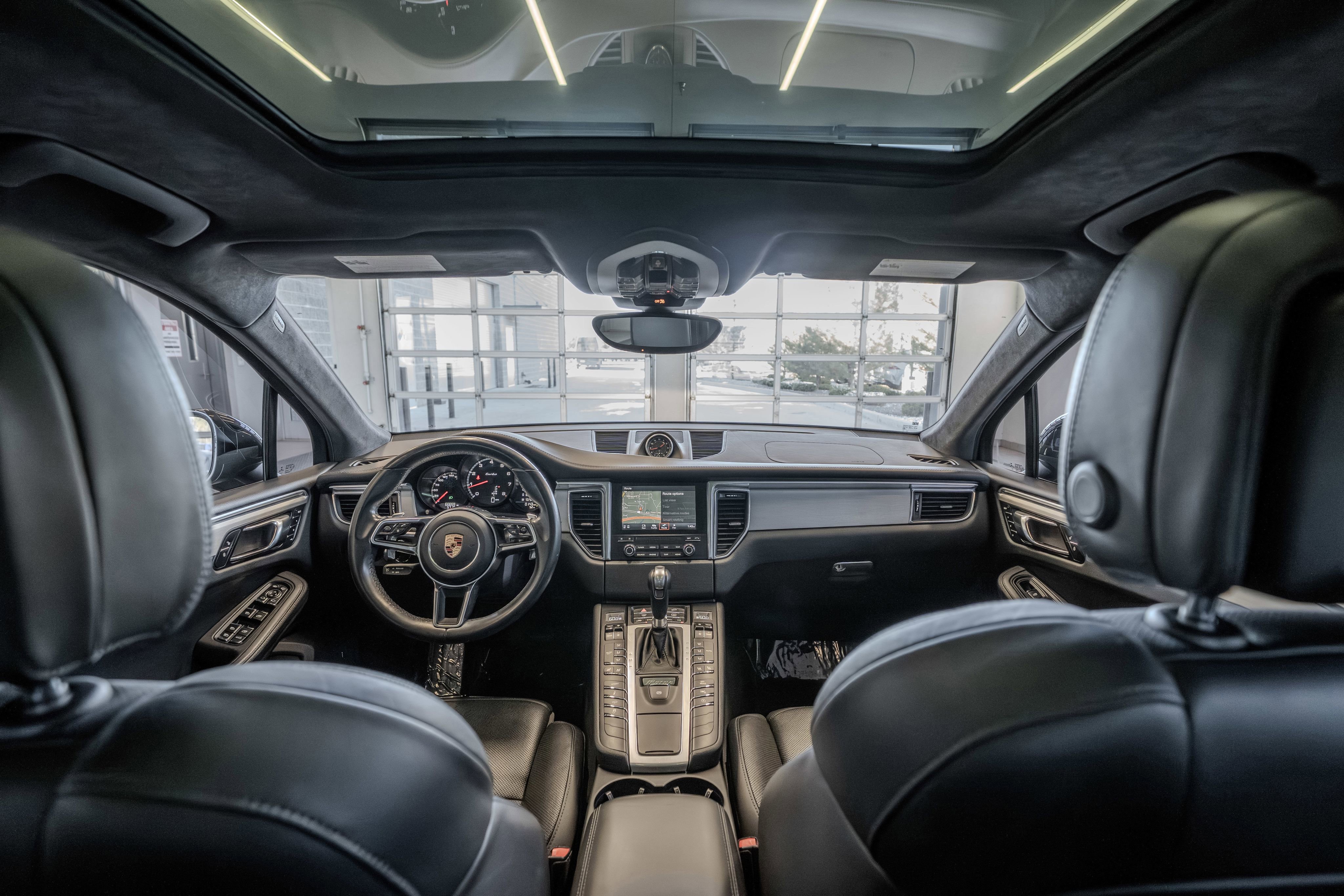 Used 2018 Porsche Macan Turbo w/ Premium Package Plus image 25