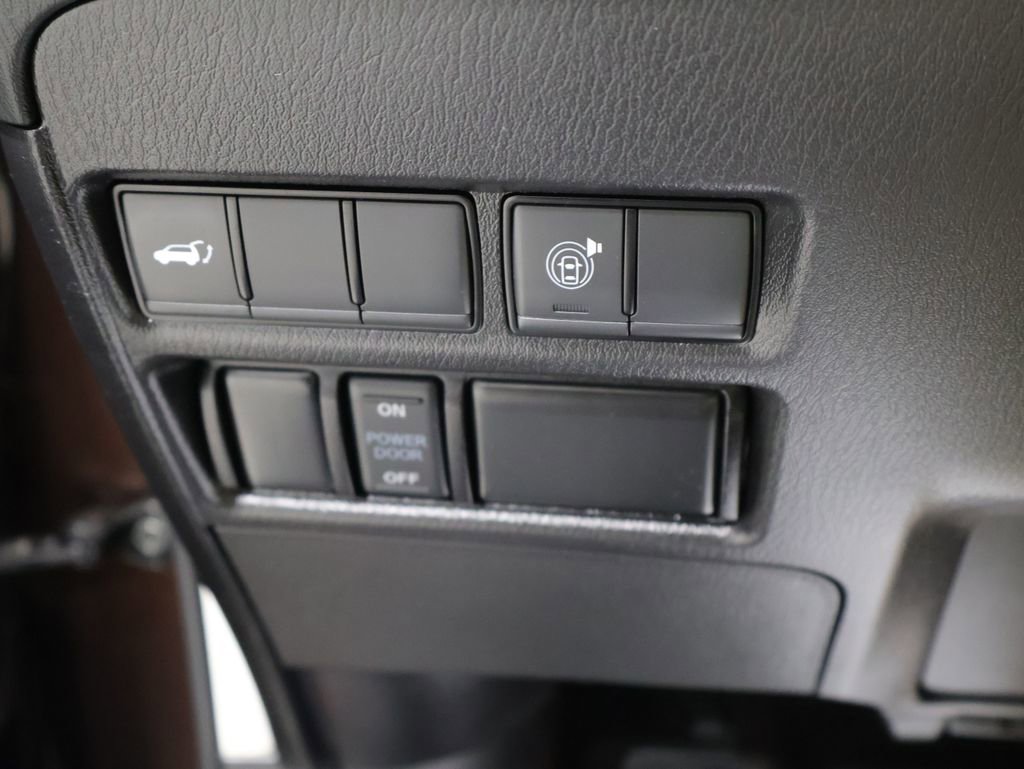 Used 2022 Nissan Armada SL w/ Captain's Chairs Package image 35