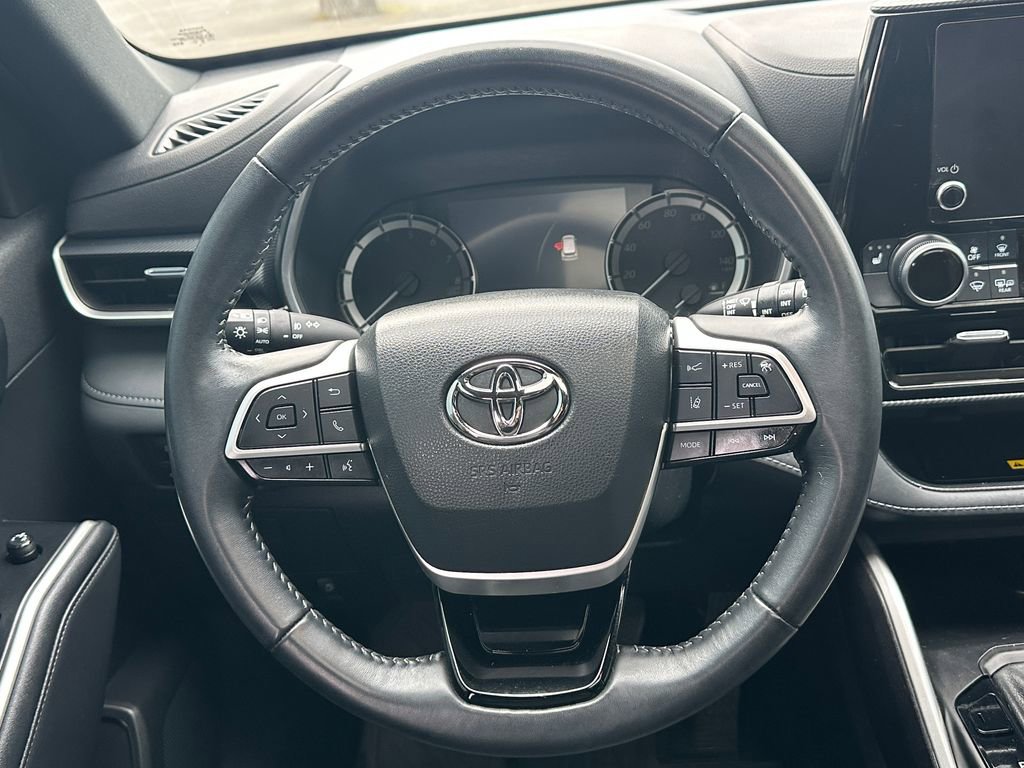 Used 2023 Toyota Highlander XSE image 20