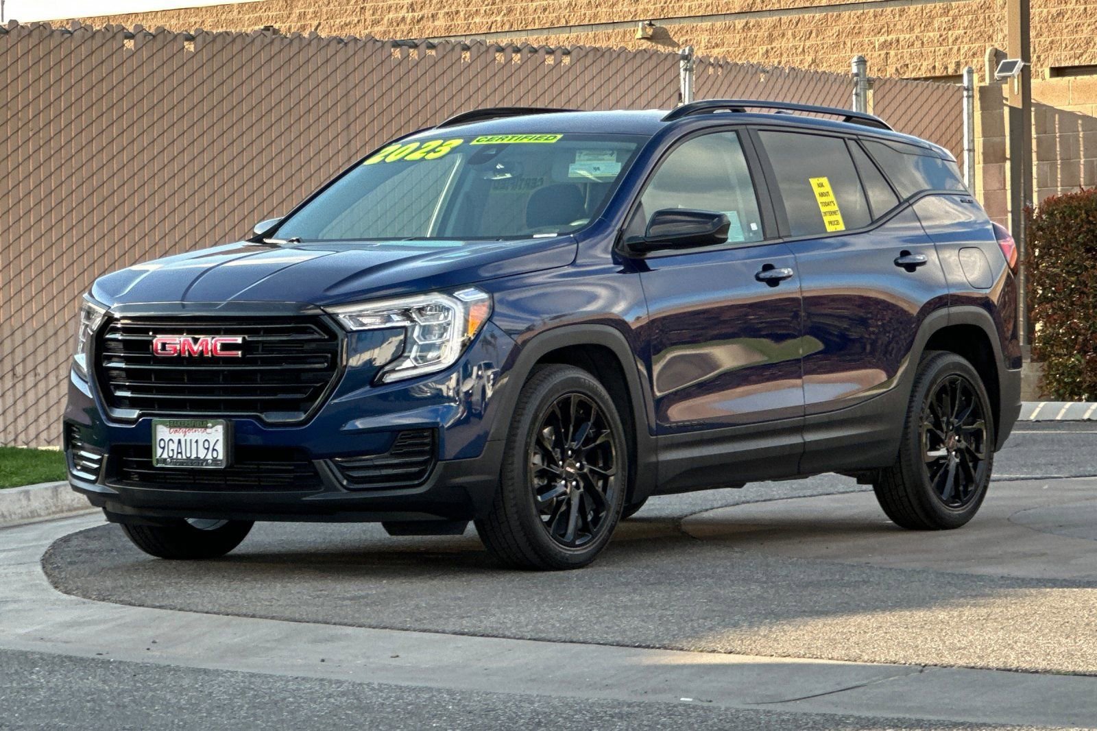 Certified 2023 GMC Terrain SLE w/ Driver Convenience Package image 8