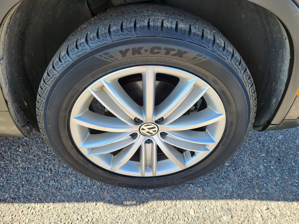 Used 2016 Volkswagen Tiguan S image 21
