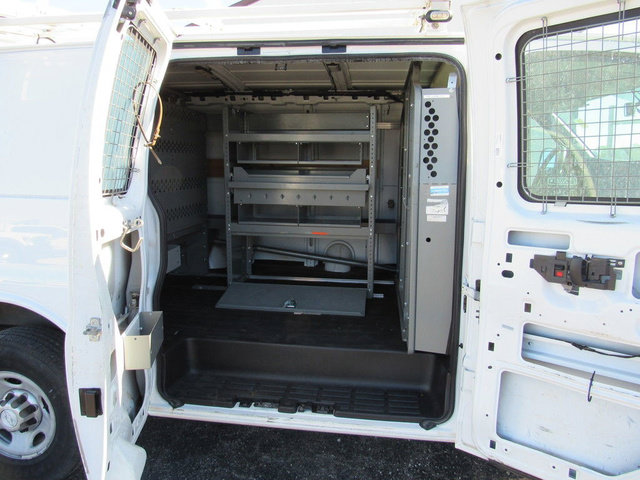 Used 2017 Chevrolet Express 2500 RWD image 15