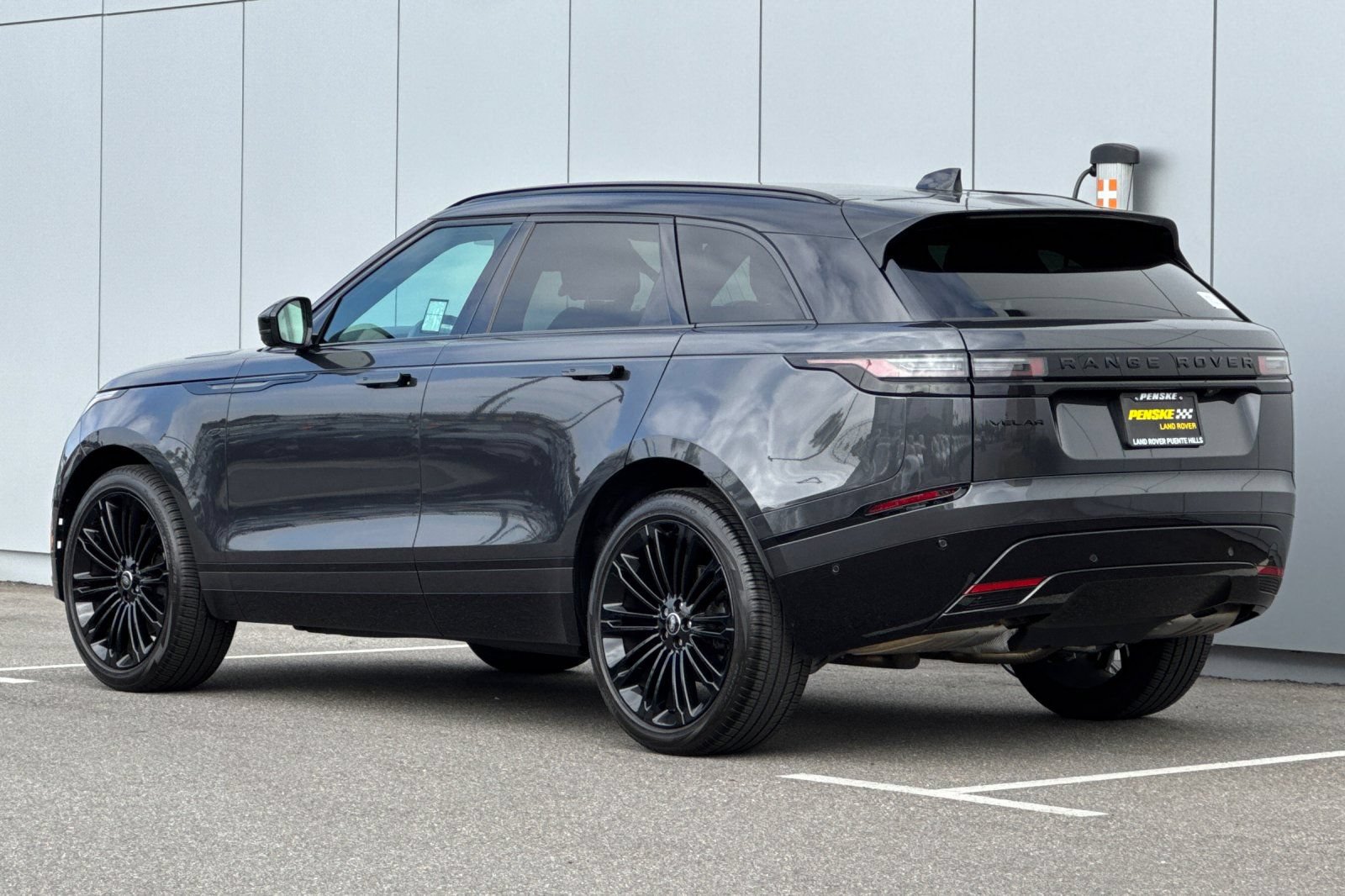 Certified 2026 Land Rover Range Rover Velar Dynamic SE AWD/4WD image 3