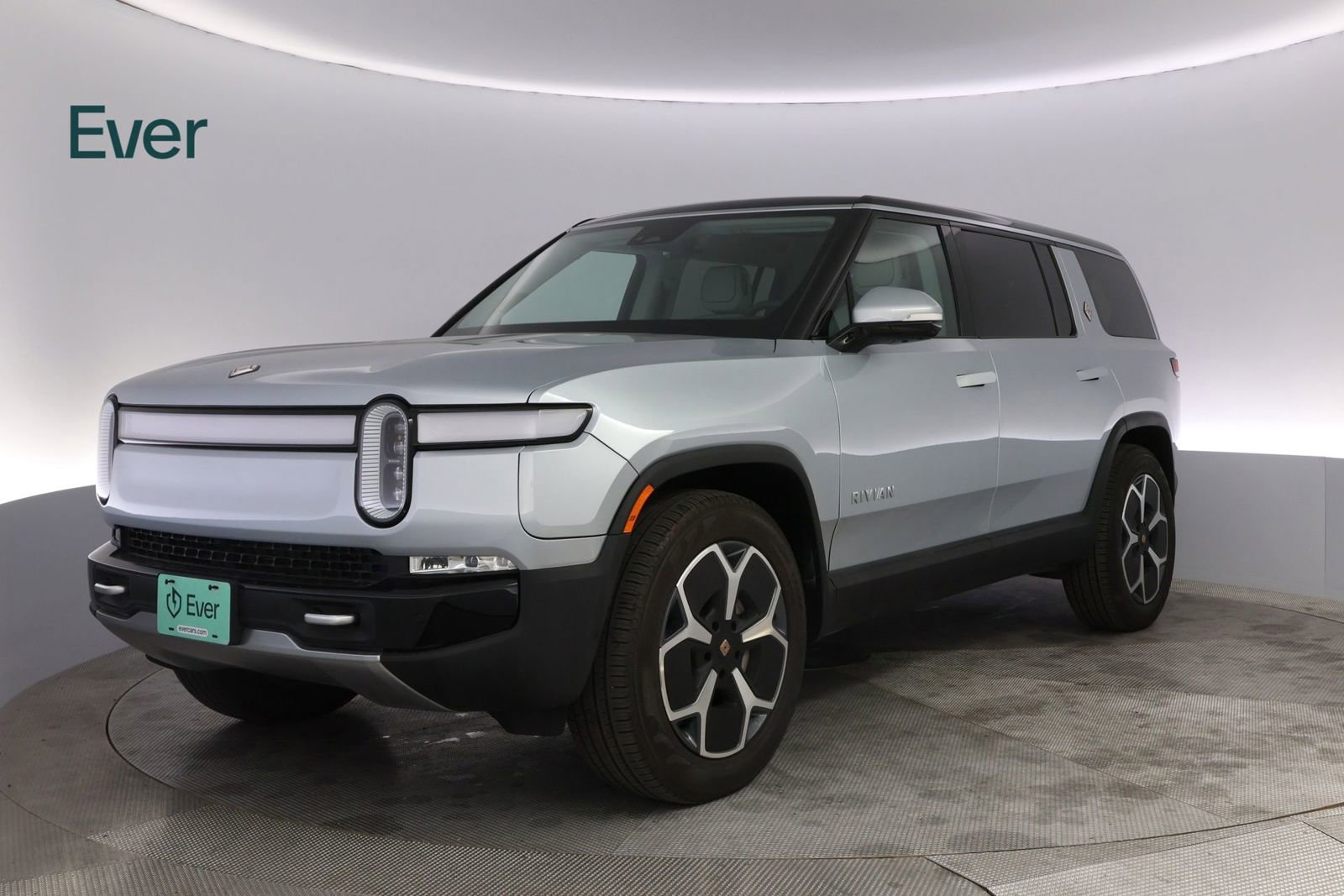 Used 2024 Rivian R1S Adventure AWD/4WD image 2