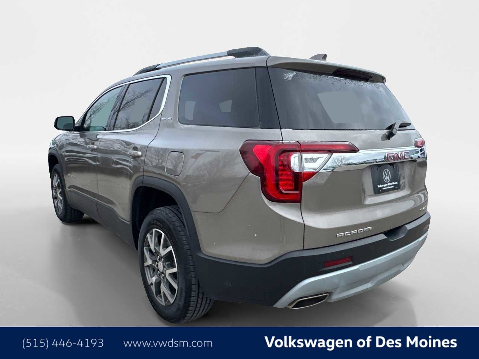 Used 2023 GMC Acadia SLE w/ Driver Convenience Package image 4