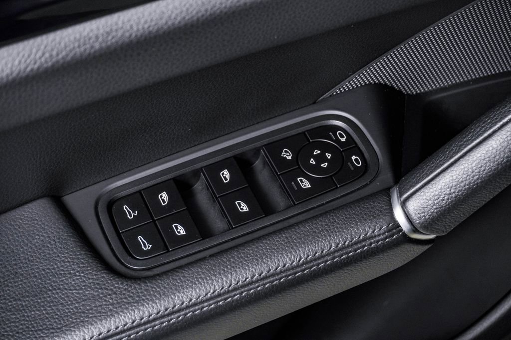 Certified 2023 Porsche Cayenne S image 24