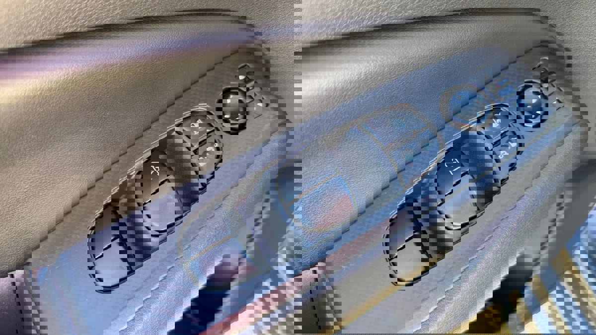 Used 2024 Nissan Altima 2.5 SV image 19