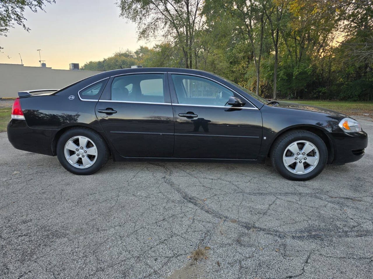 Used 2007 Chevrolet Impala LT w/ Luxury Edition Package FWD image 3