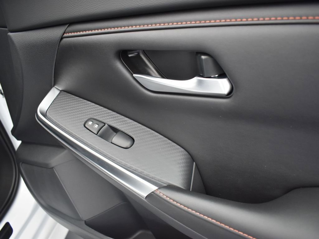 New 2025 Nissan Sentra SR image 23