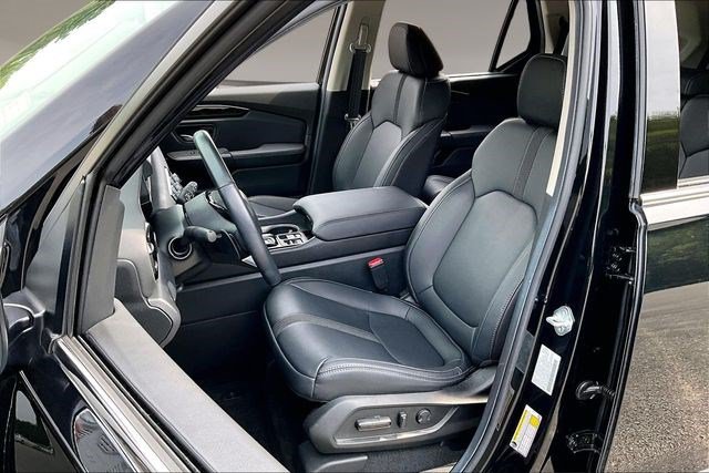 Certified 2025 Honda Pilot Touring image 19