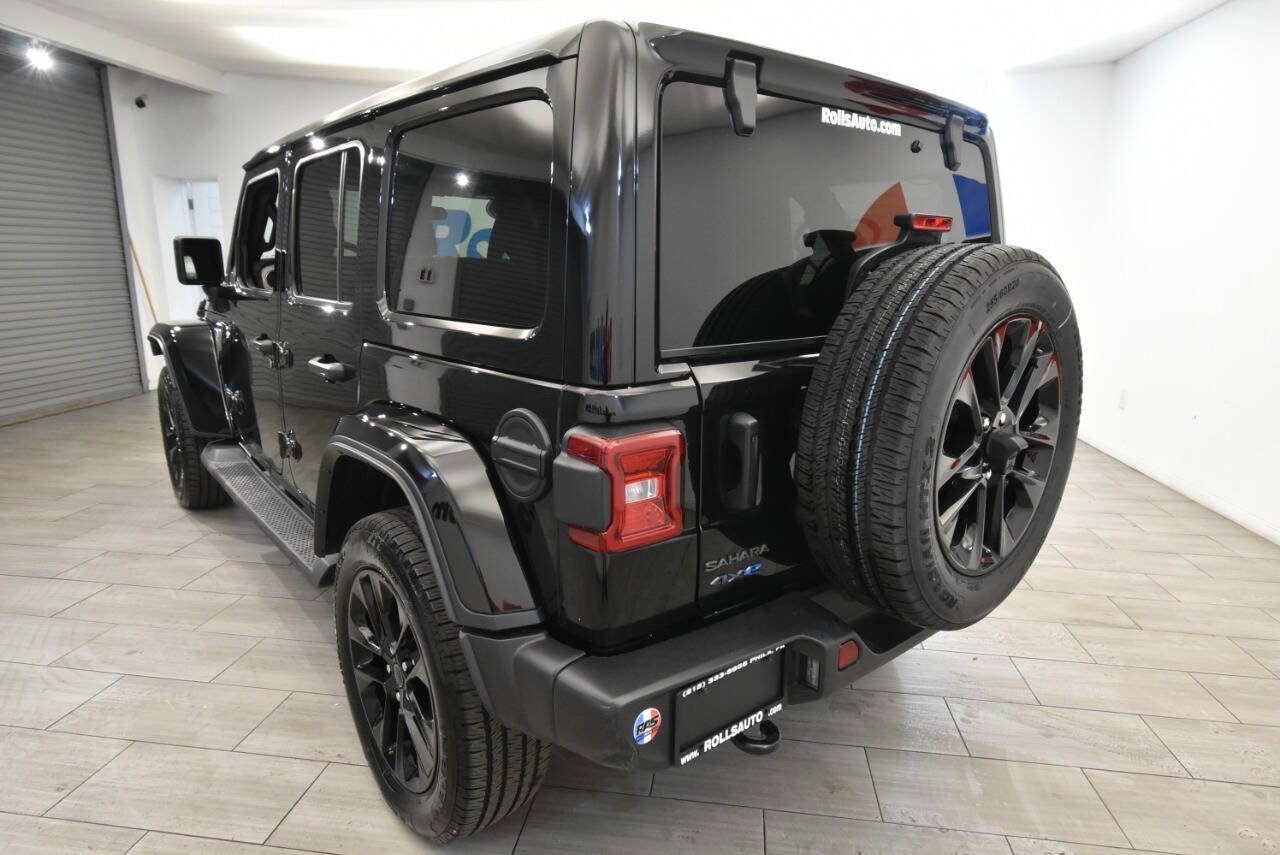 Used 2025 Jeep Wrangler Unlimited Sahara image 3