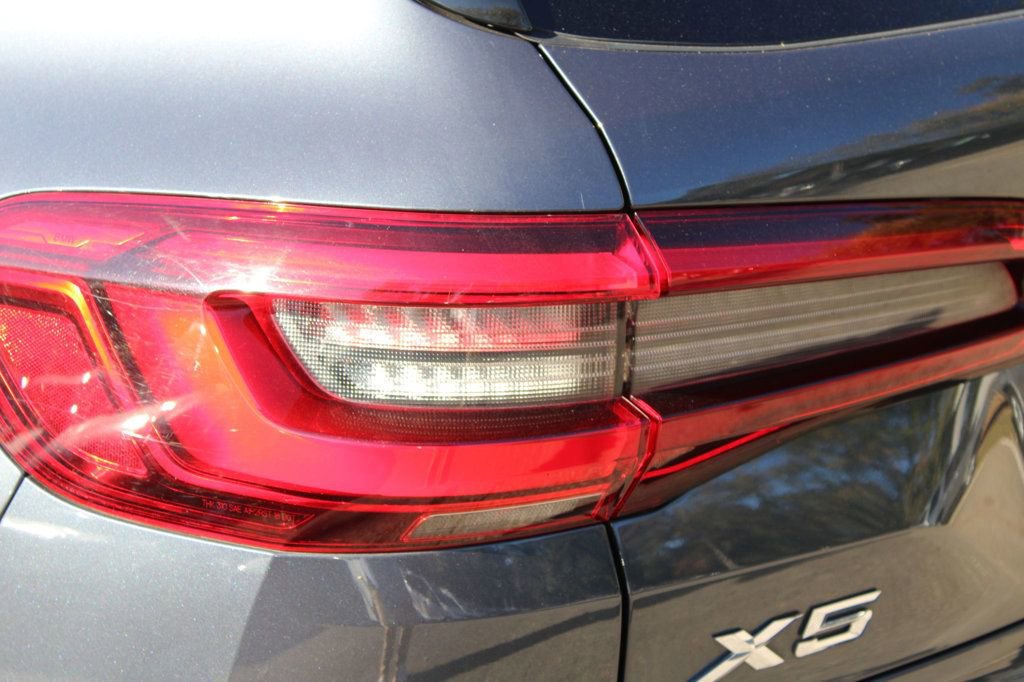 Used 2020 BMW X5 xDrive40i w/ Premium Package image 36