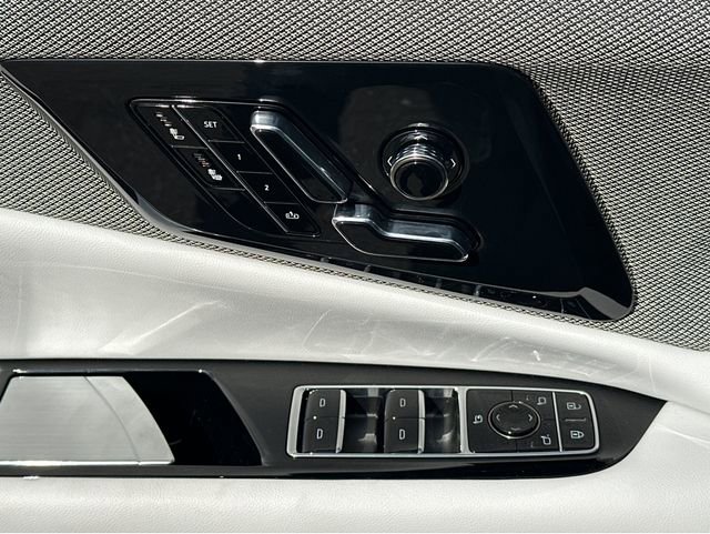 New 2026 Cadillac Optiq Luxury 1 image 34