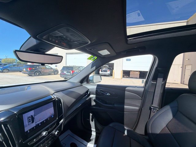 Used 2023 Chevrolet Traverse High Country AWD/4WD image 35
