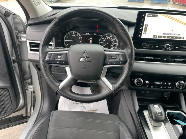 Used 2025 Mitsubishi Outlander SE AWD/4WD image 24