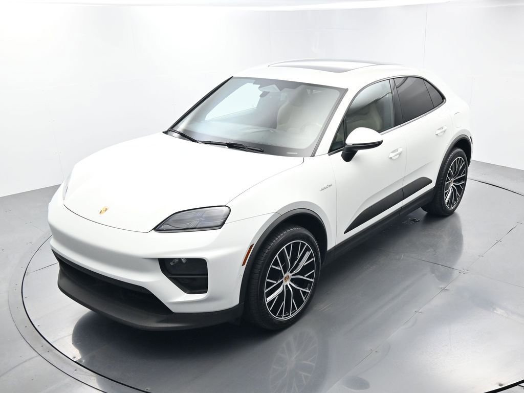 Certified 2025 Porsche Macan Electric RWD image 33