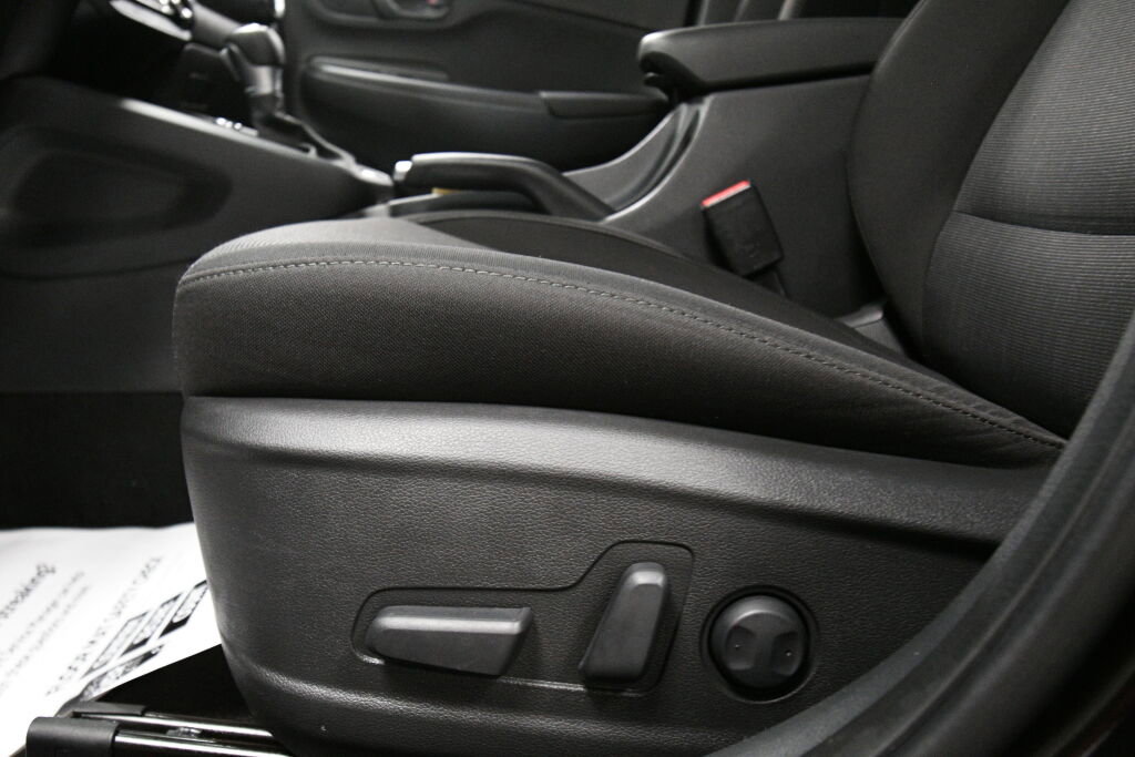 Used 2023 Hyundai Kona SEL w/ Cargo Package image 11