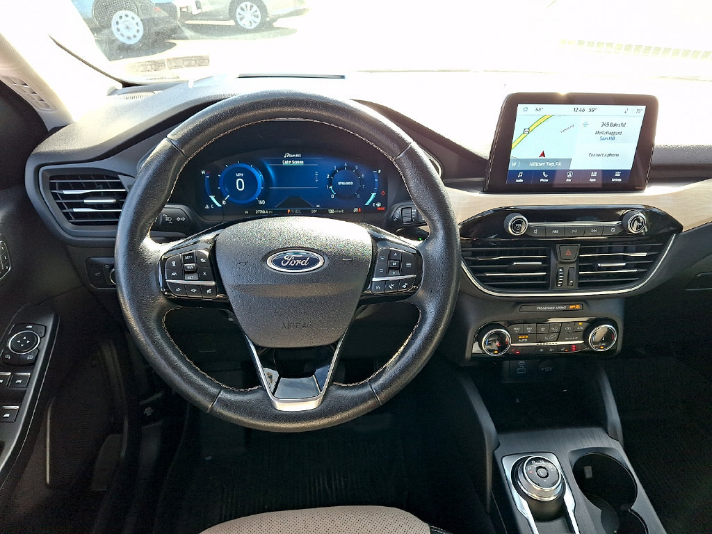 Used 2022 Ford Escape Titanium w/ Titanium Elite Package AWD/4WD image 2