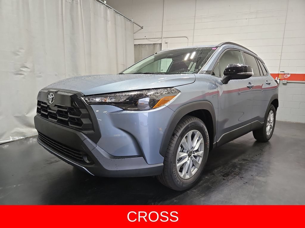 New 2026 Toyota Corolla Cross LE w/ Moonroof Package FWD image 3