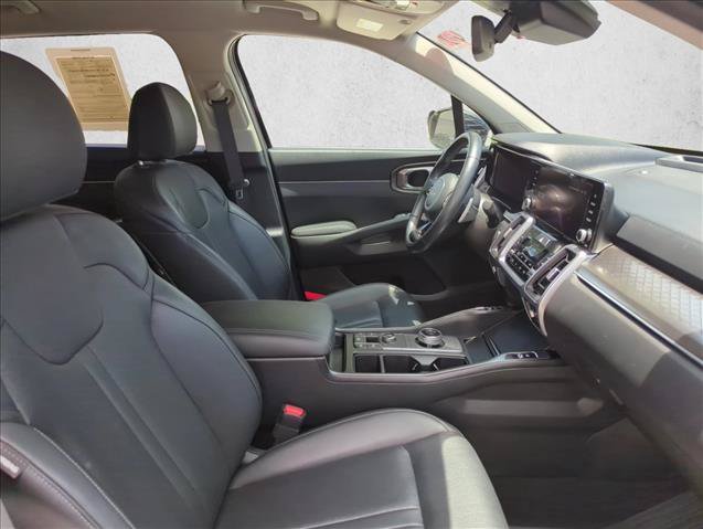 Used 2024 Kia Sorento EX AWD/4WD image 25