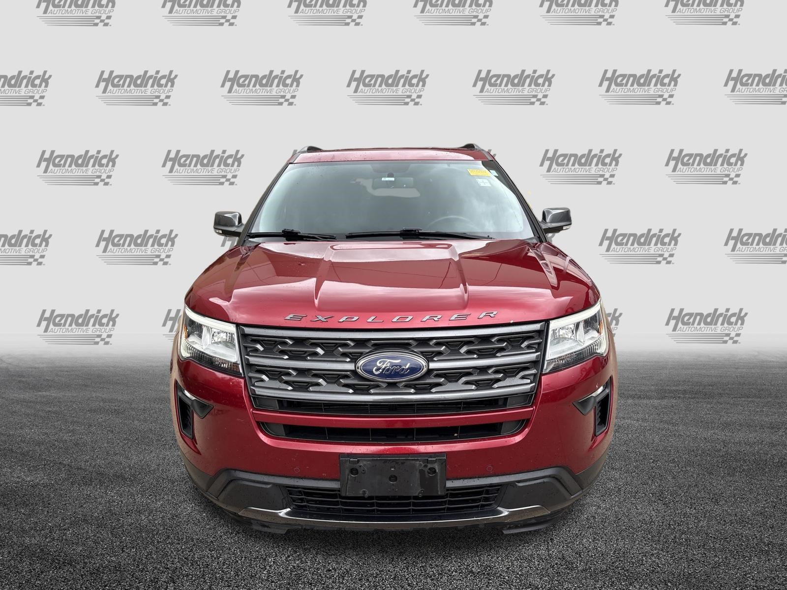 Used 2018 Ford Explorer XLT w/ Equipment Group 202A FWD image 3