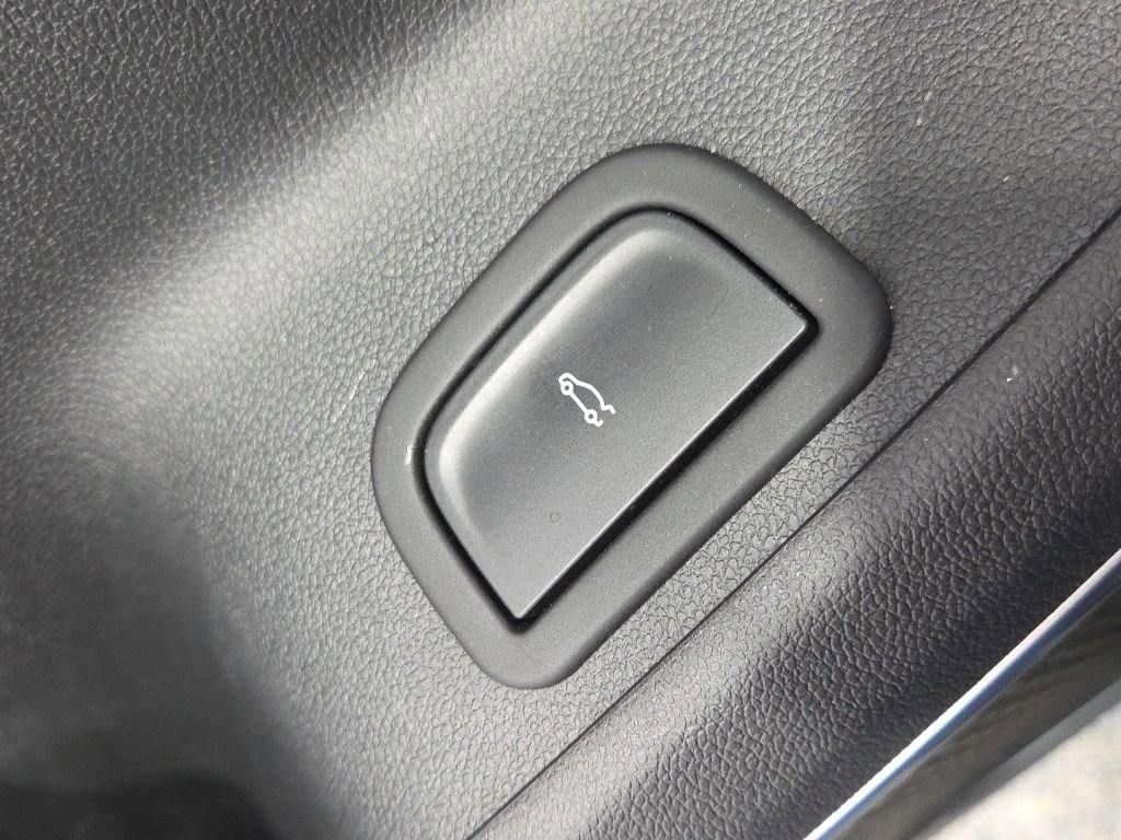 Used 2025 GMC Acadia Elevation AWD/4WD image 31