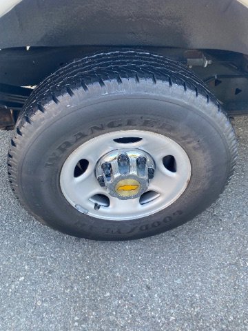 Used 2018 Chevrolet Express 2500 image 27