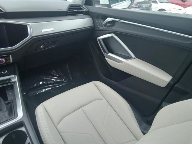 Certified 2022 Audi Q3 2.0T Premium w/ Convenience Package AWD/4WD image 22