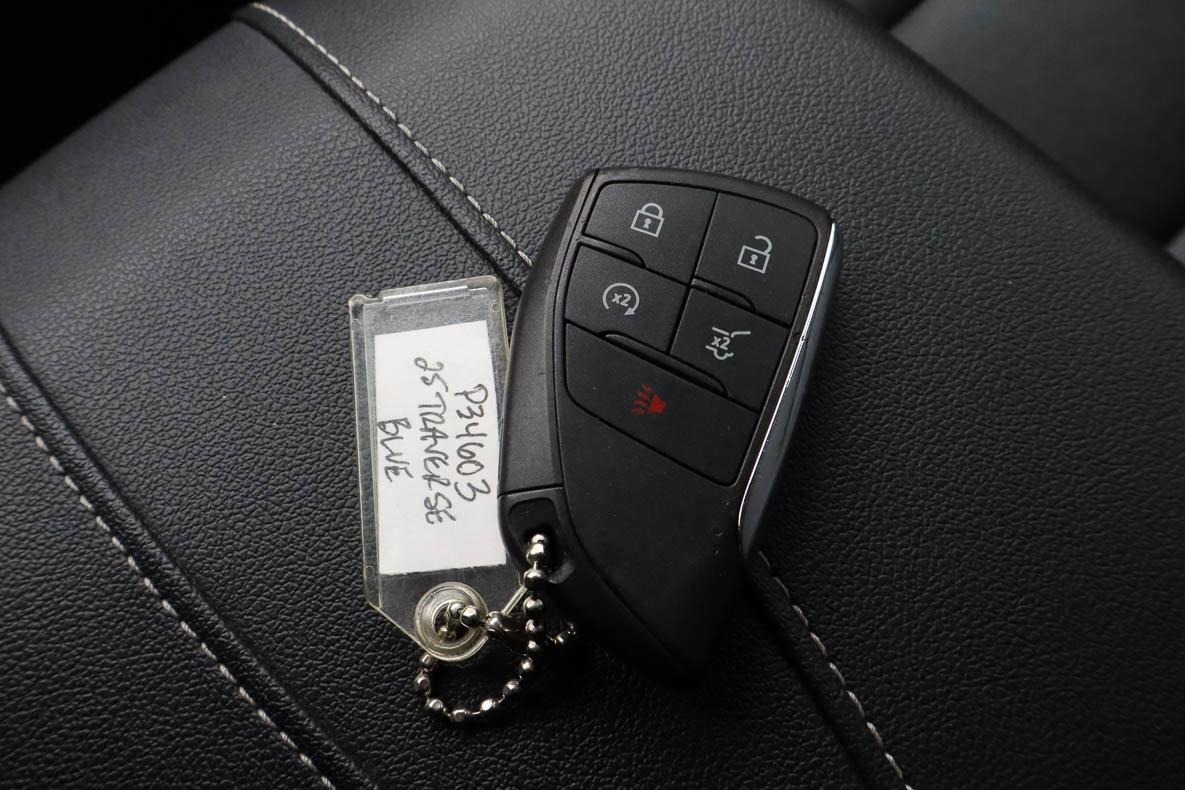 Used 2025 Chevrolet Traverse LT FWD image 34